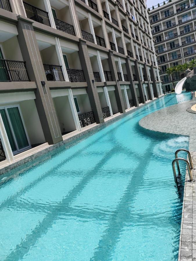 Apartment Pretty Pool View一楼泳池景观房